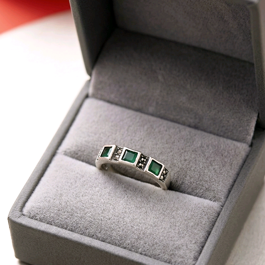 Vintage Emerald Marcasite Silver Ring
